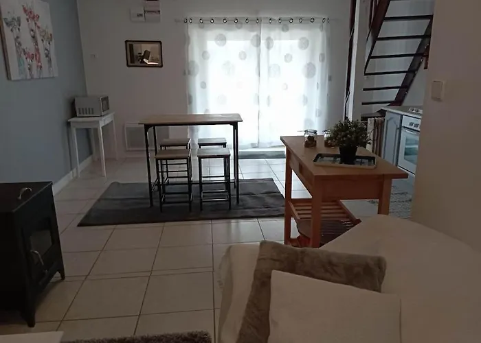 Perigord Dordogne Rocamadour Sarlat Cahors Naturiste Juin A Sept Holiday home *