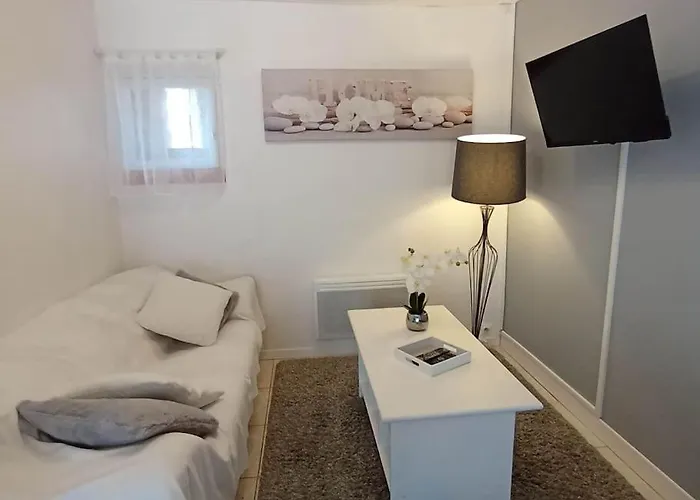 Perigord Dordogne Rocamadour Sarlat Cahors Naturiste Juin A Sept Holiday home *